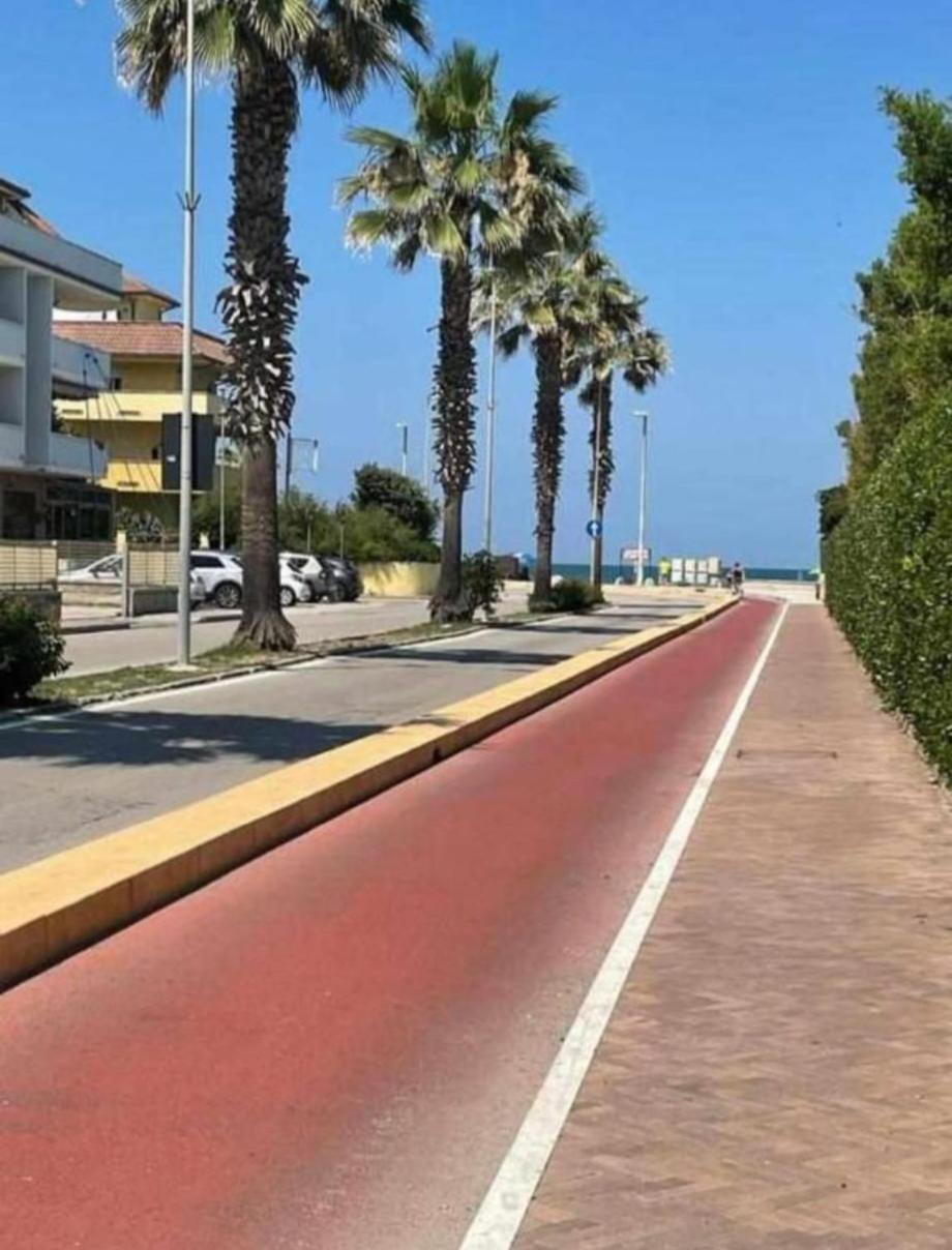 Apartamento La Perla Sul Mare Porto SantʼElpidio Exterior foto